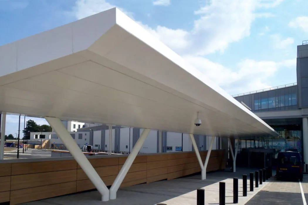 Drop Off Shelter at Pembury Hospital - Broxap