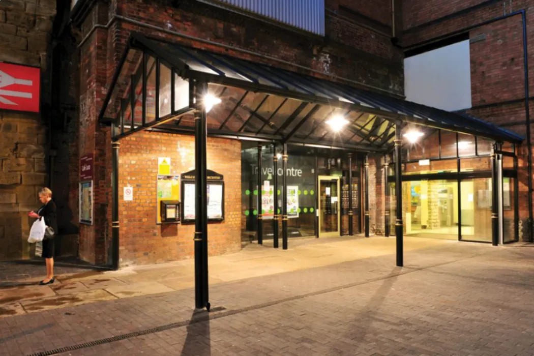 Entrance Canopy at Worcester Railway Station - Broxap