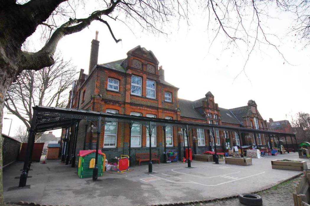 Victorian Walkway Canopy at Sybourn Primary School - Broxap