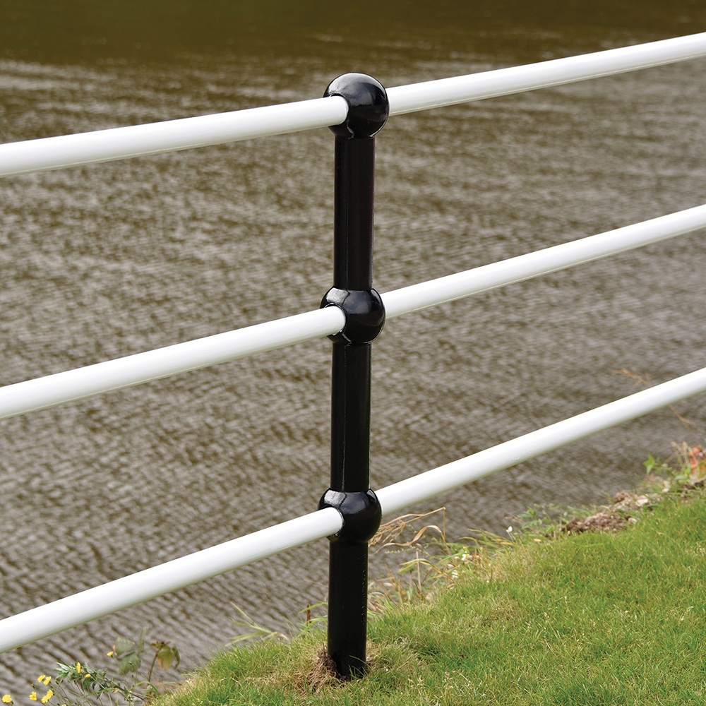 Polyurethane Rails Pennington PU 3 Rail | Street Furniture
