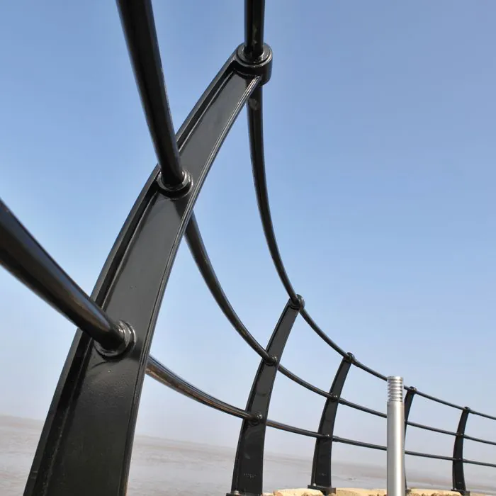 Quayside Curved PU 3 Rail - 3