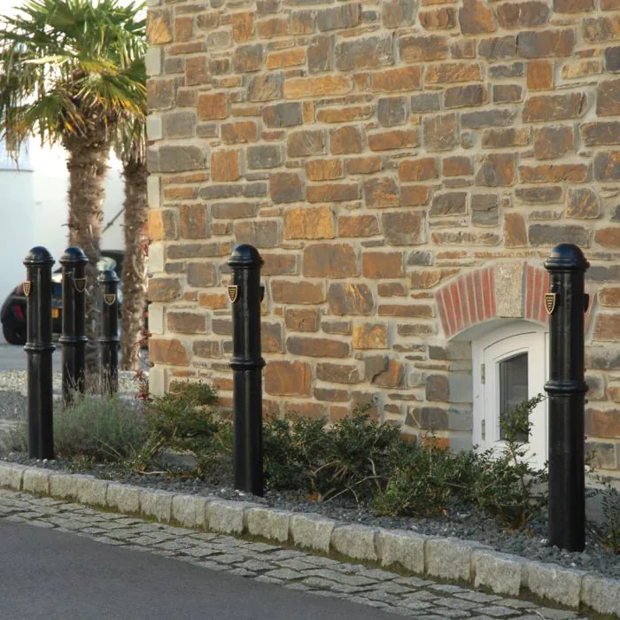 Cornwall Cast Iron Bollard - 1