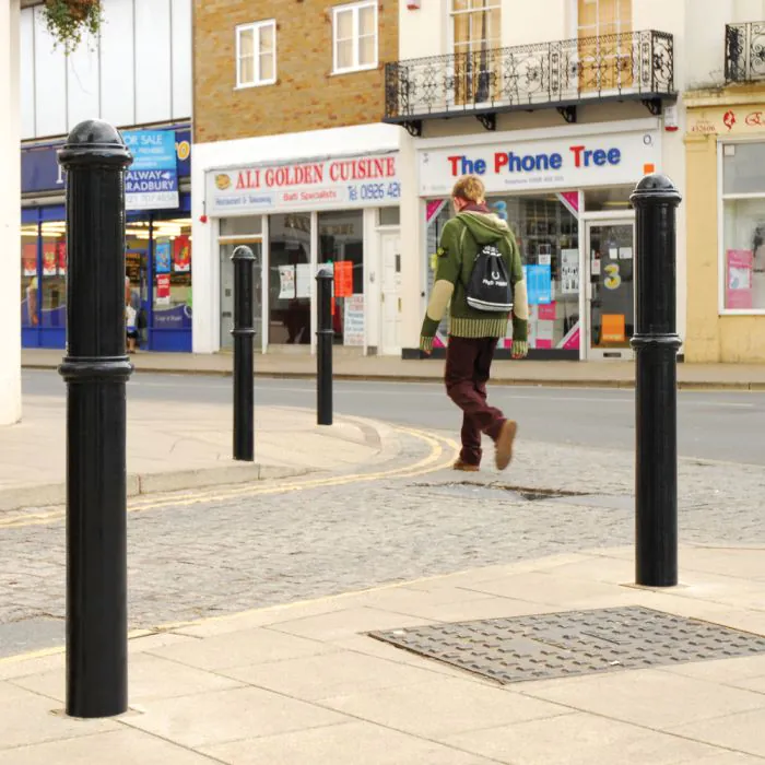 Cornwall Cast Iron Bollard - 9