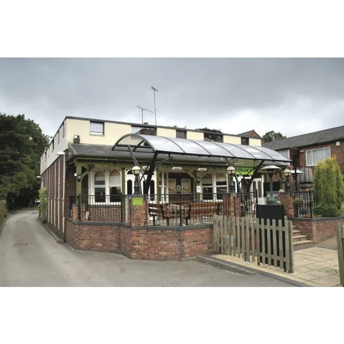 Cambridge Symmetric Shelter - 12