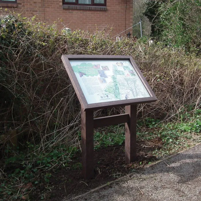 Hallaton Recycled Plastic Lectern - 1