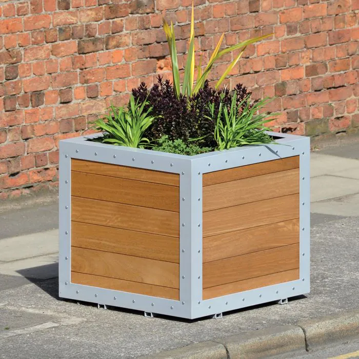 Bedlington Planter - 10