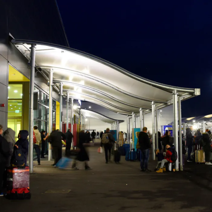 Luton Wave Pick Up & Drop Off Canopy Luton Wave Pick Up & Drop Off Canopy