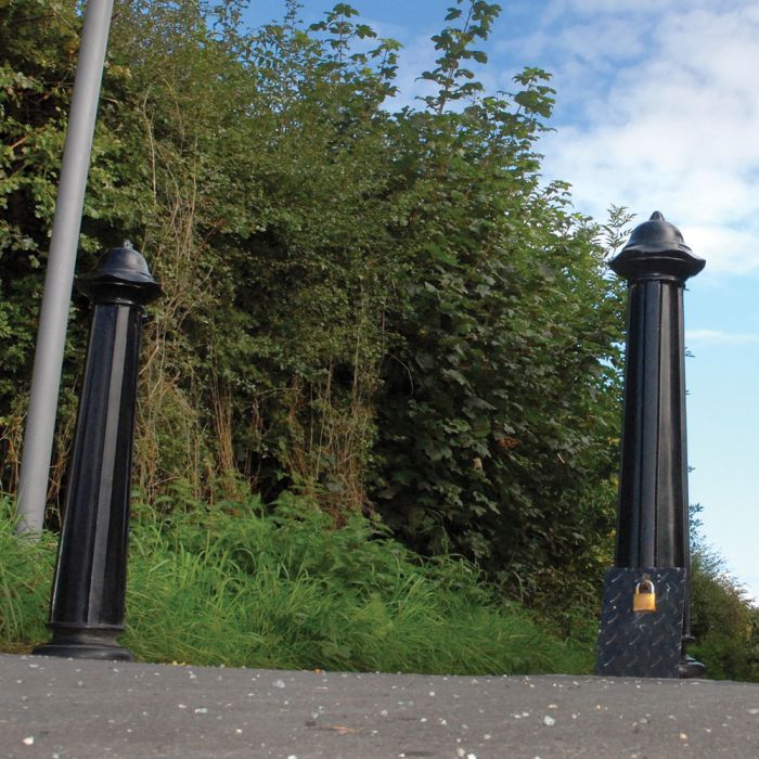 Neston Cast Iron Bollard - 2