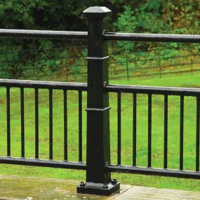 Promenade PU Panel Post