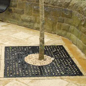 Riviere Square Hole Tree Grille