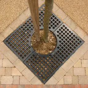 Riviere Square Hole Tree Grille