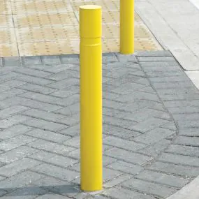 Canalside Steel Bollard