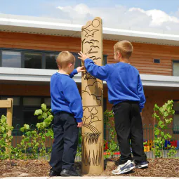 Touch & Movement Totem Touch & Movement Totem